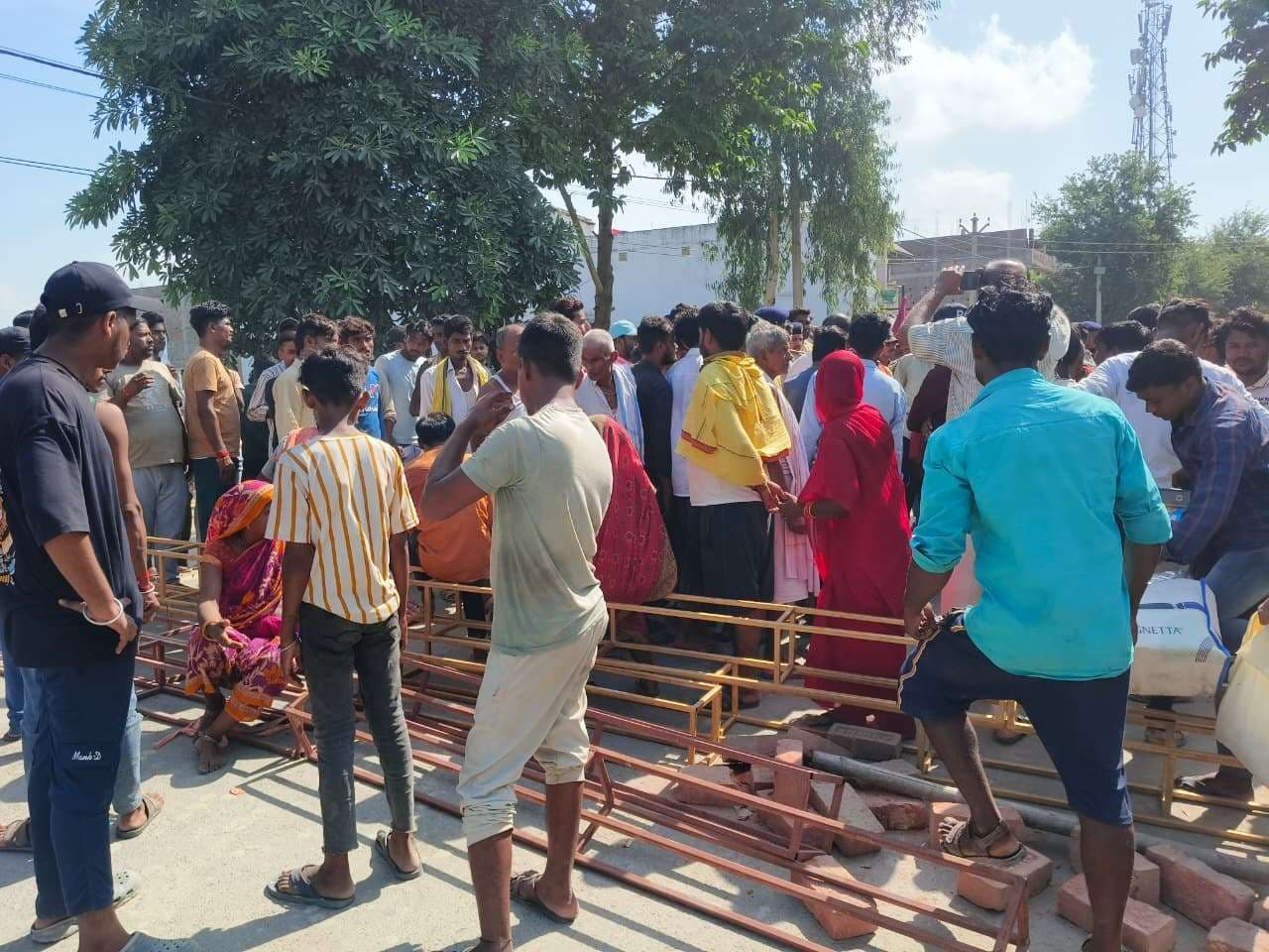 Darbhanga News: घर के पीछे खेत से मिली विवाहिता की लाश, परिजन लगा रहे हत्या का आरोप