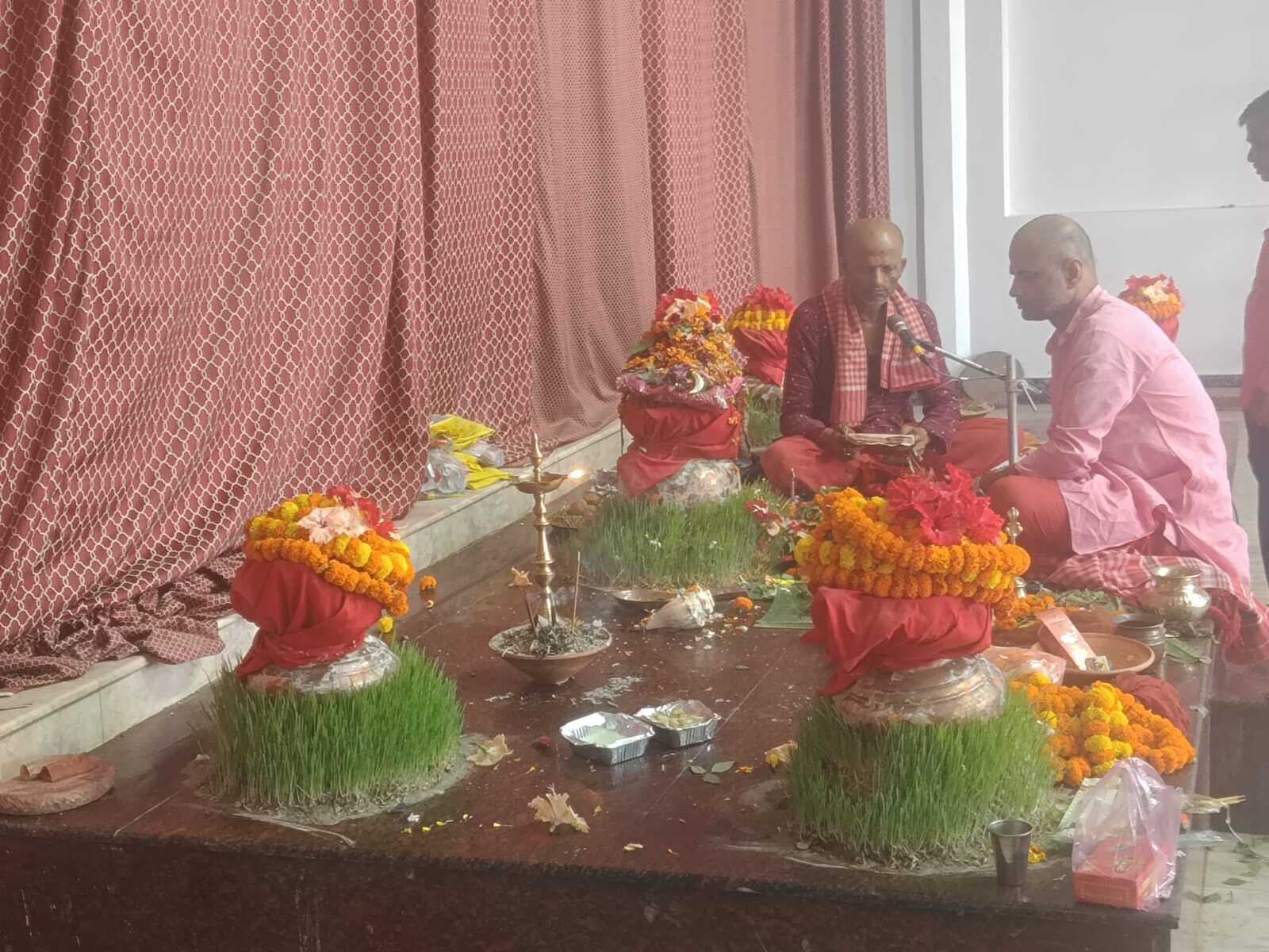 Madhubani News : लोगों ने पारंपरिक तरीके से की देवी स्कंदमाता की आराधना