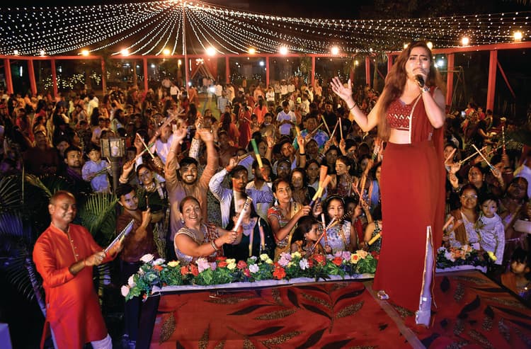 Gaya News : प्रभात खबर के कार्यक्रम में डांडिया की धुन पर झूम उठा गया जी