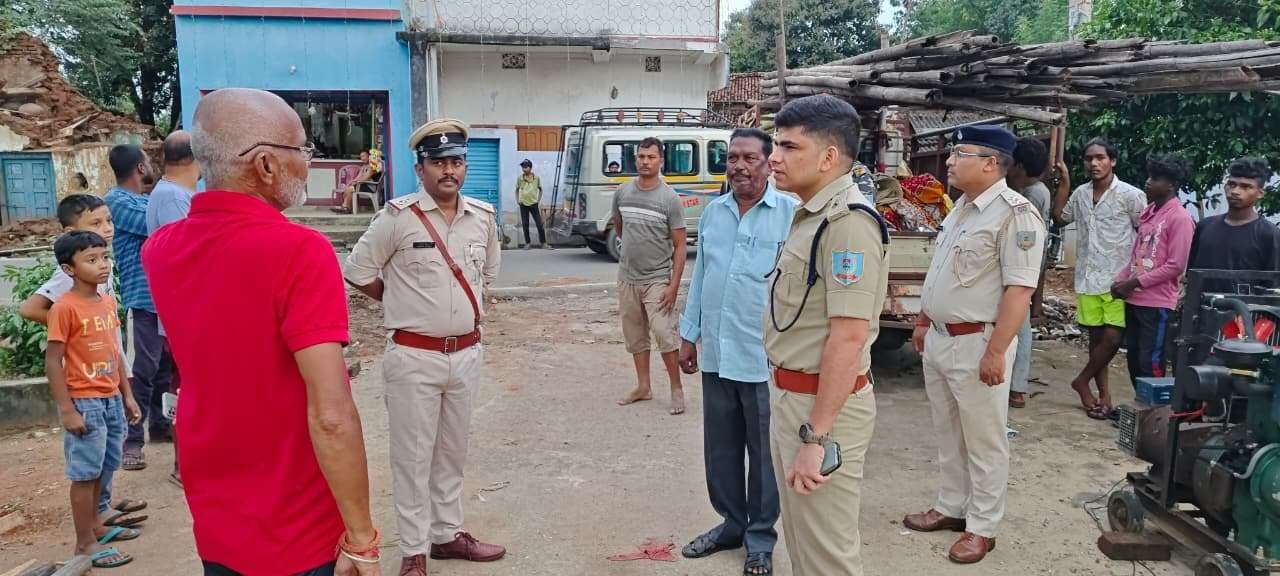 Seraikela Kharsawan News : बैंक व एटीएम पर विशेष निगरानी रखें : एसपी