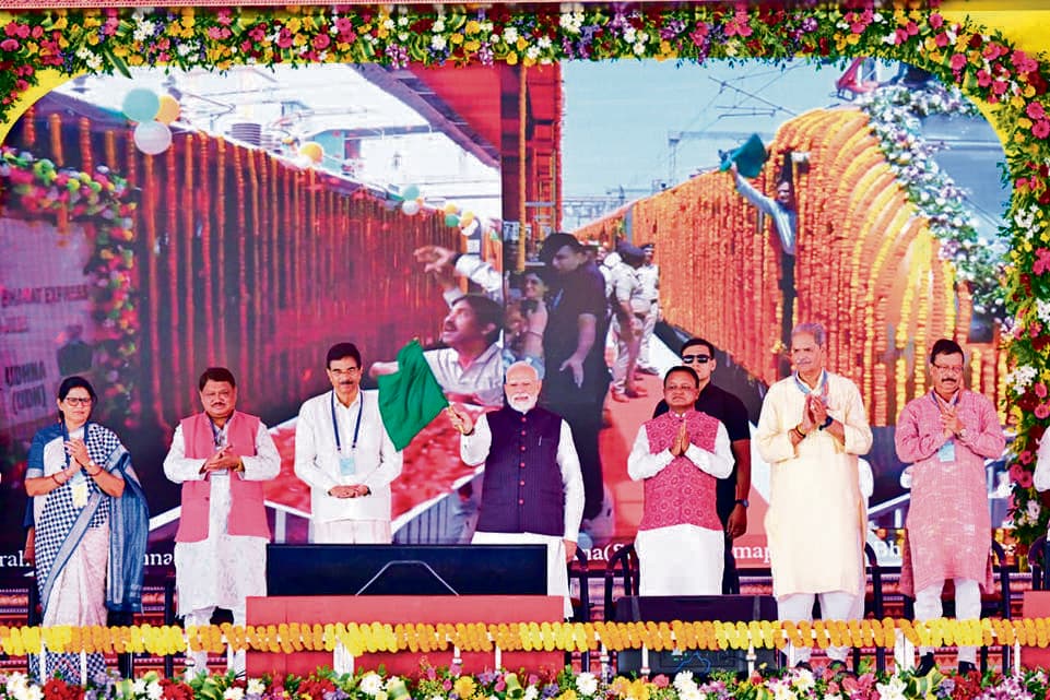 Jharsuguda News: कांग्रेस ने देश की जनता को लूटने का कोई मौका नहीं छोड़ा : पीएम मोदी