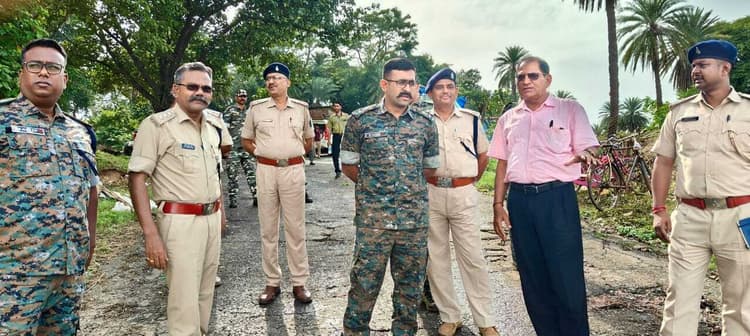 East Singhbhum News : नदी का जलस्तर बढ़ा है, विसर्जन में सावधानी बरतें