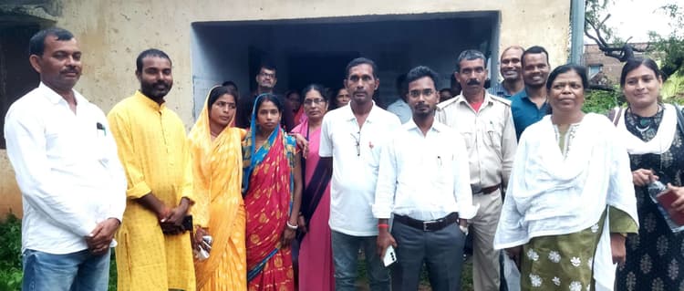 Bokaro News : जरूरतमंद की मदद के लिए सहायिका पद छोड़ा