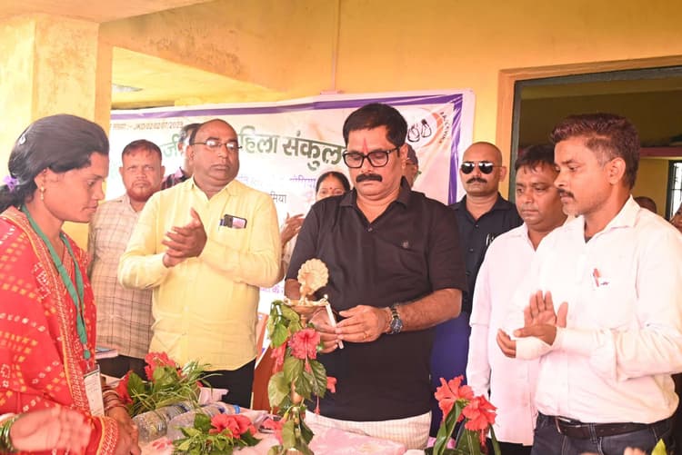 Bokaro News : महिलाओं के स्वावलंबन से समाज हो रहा सशक्त : योगेंद्र