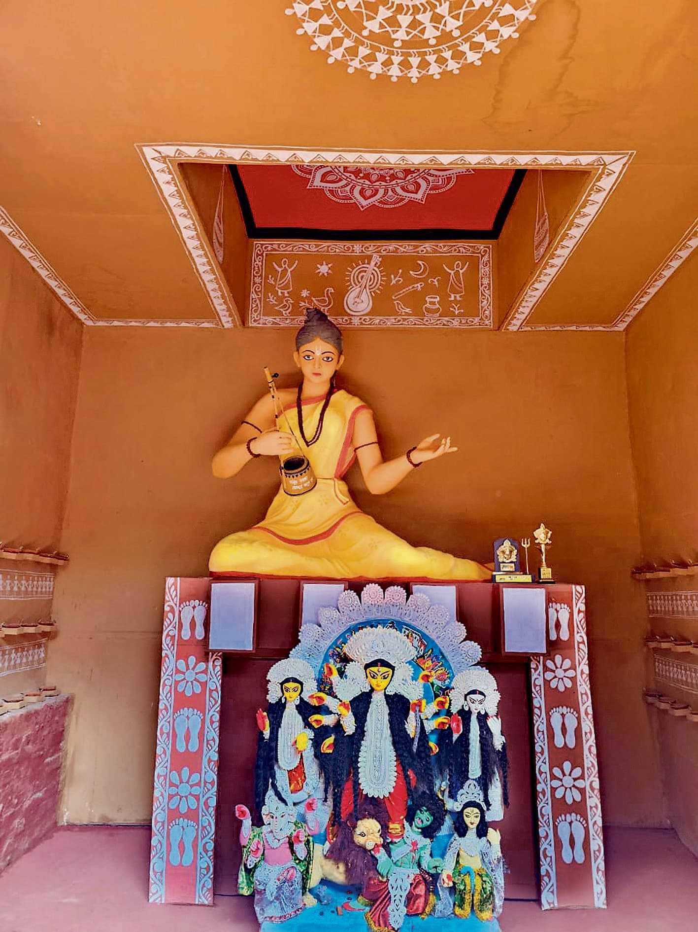 समाज सुधारक लालन फकीर की विचारधारा पर पूजा मंडप