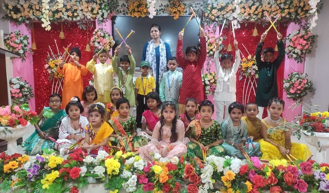 मिल्लिया कान्वेंट के बच्चों ने किया डांडिया व गरबा का नृत्य