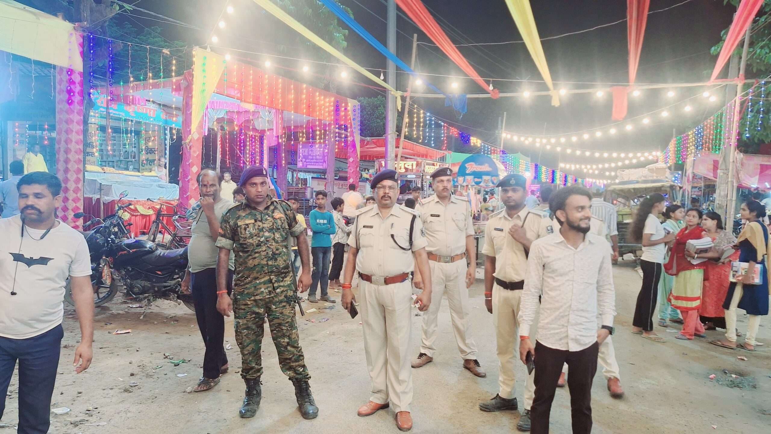 निर्मली व मरोना में दुर्गा पूजा की धूम, मंदिरों और पंडालों में उमड़ी श्रद्धालुओं की भीड़