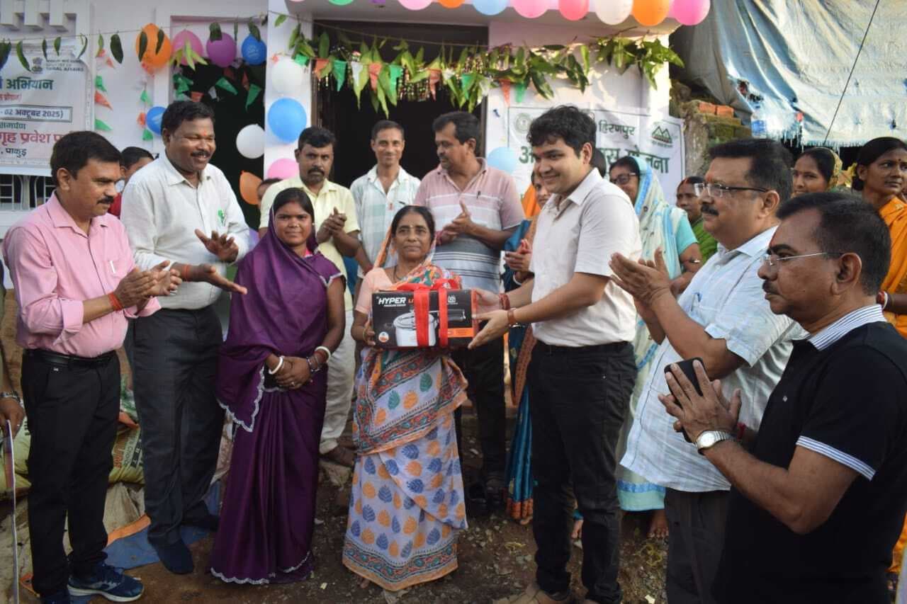 पाकुड़ जिले में अबुआ आवास योजना के 500 लाभुकों का हुआ गृह प्रवेश