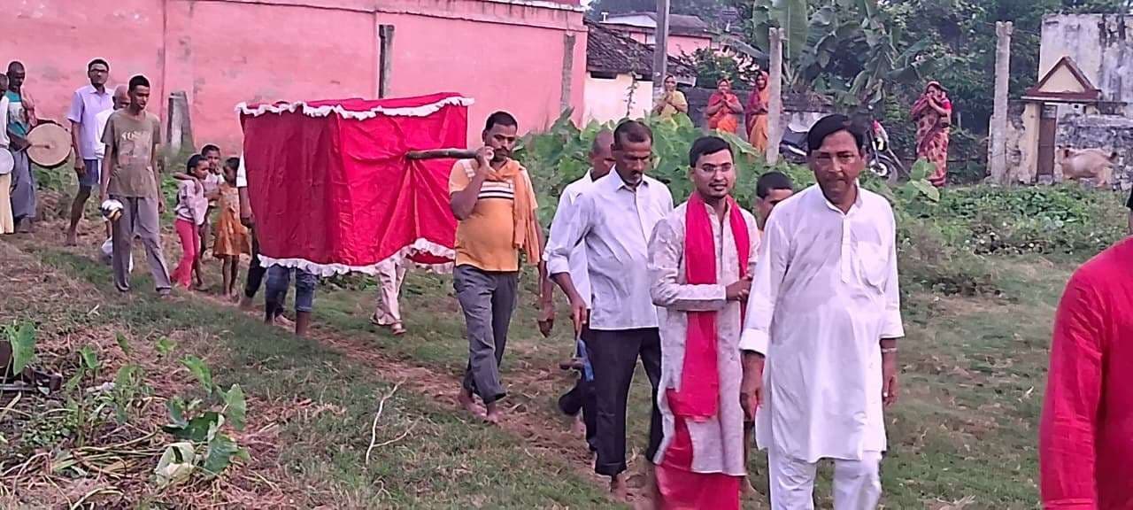 नवरात्र के छठे दिन माता कात्यायनी की हुई पूजा-अर्चना