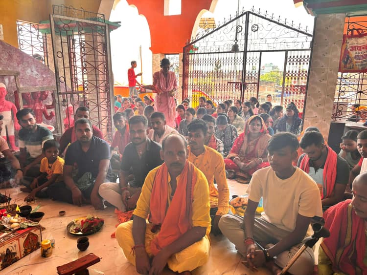 ,जय अंबे गौरी व या देवी सर्वभूतेषु, के उच्चारण से गुंजायमान हुआ क्षेत्र