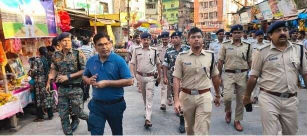 एसपी के नतृत्व में पुलिस ने निकाला फ्लैग मार्च