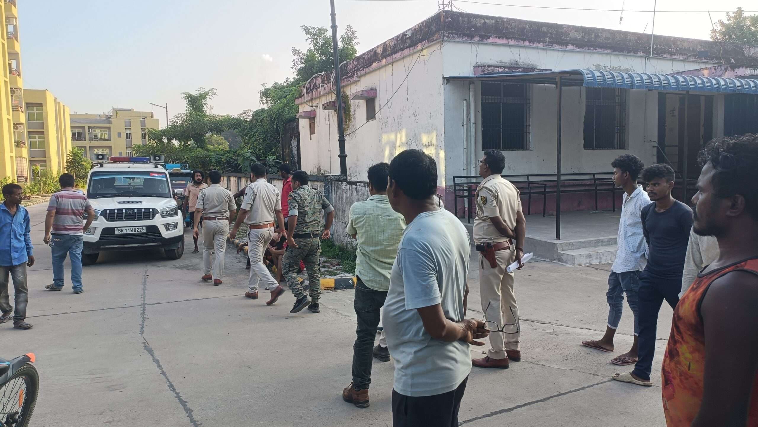 कुल्हाड़ी से प्रहार कर युवक की निर्मम हत्या, आरोपित फरार