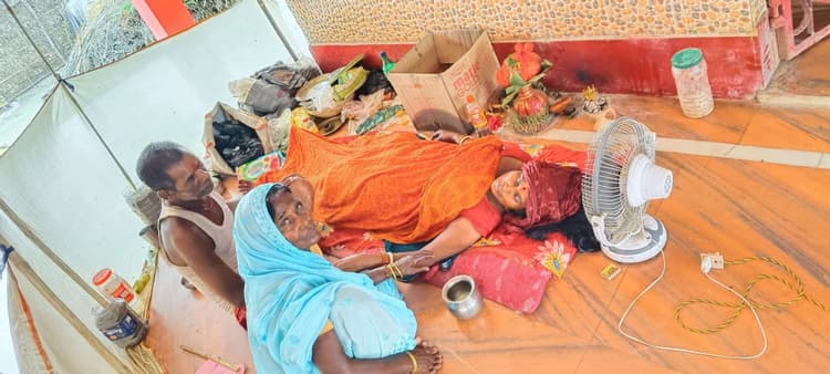 मन्नत पूरी हुई तो मां की तपस्या में हुई लीन