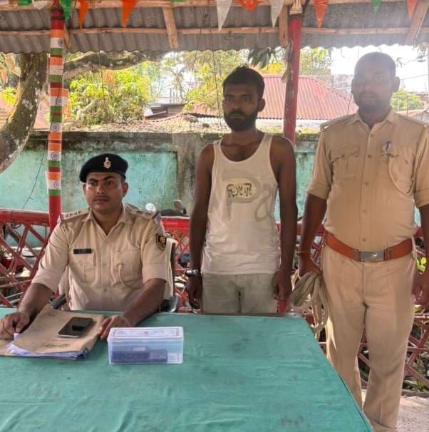 बलिया बेलौन पुलिस ने राशि लूट के आरोपित को दबोचा