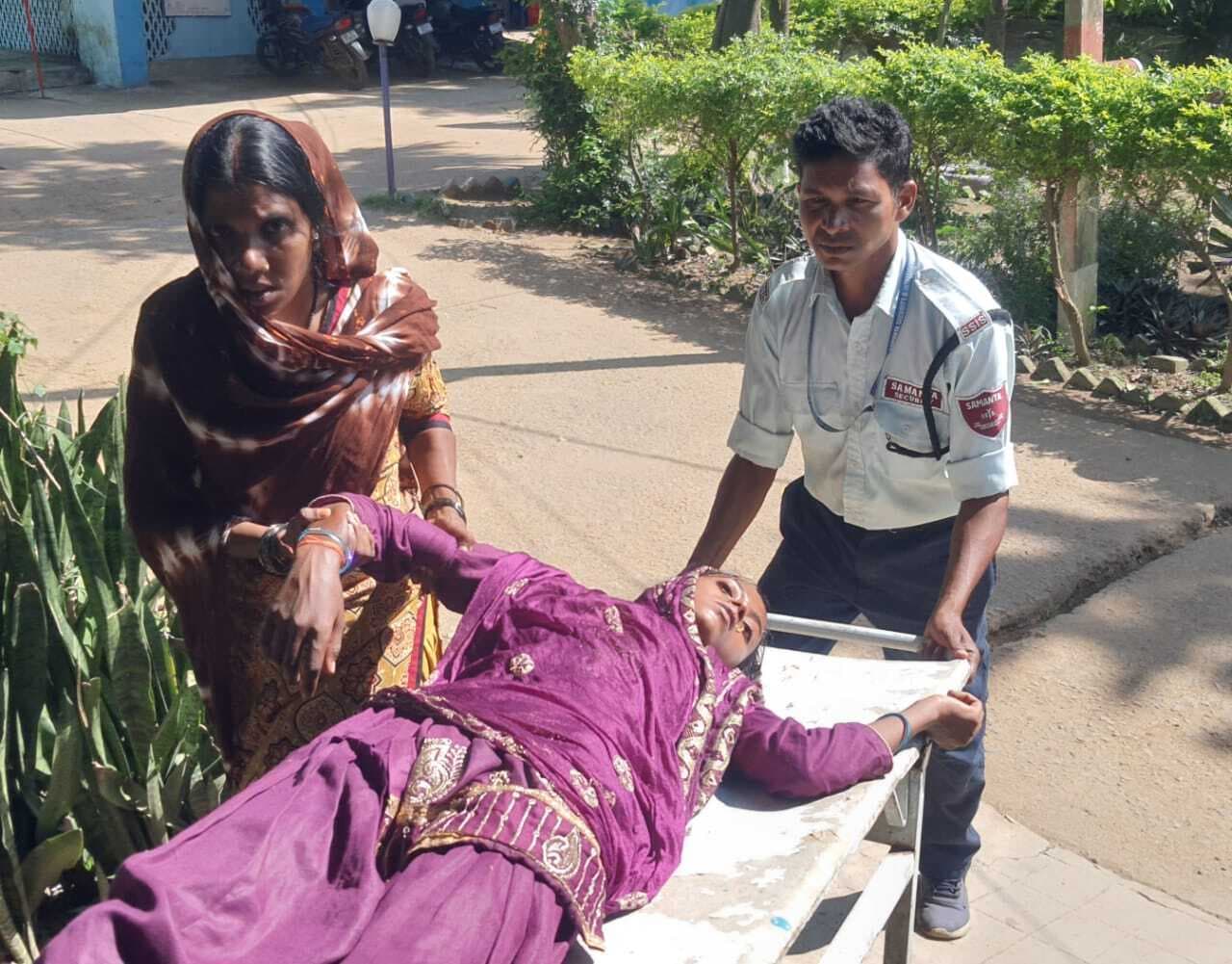 ससुराल में प्रताड़ित हो रही नवविवाहिता को अस्पताल में कराया भर्ती