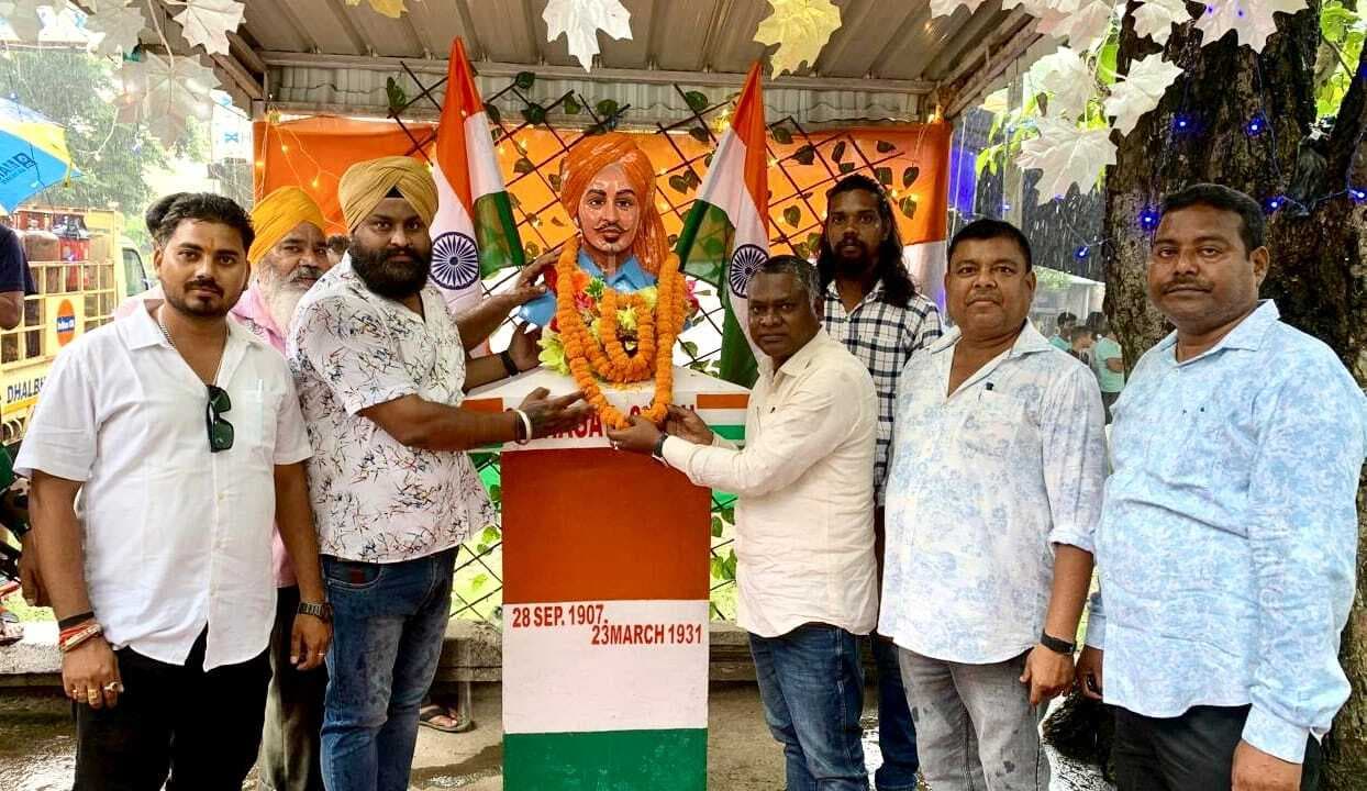 East Singhbhum News : भगत सिंह का बलिदान सदैव प्रेरणास्रोत : सोमेश