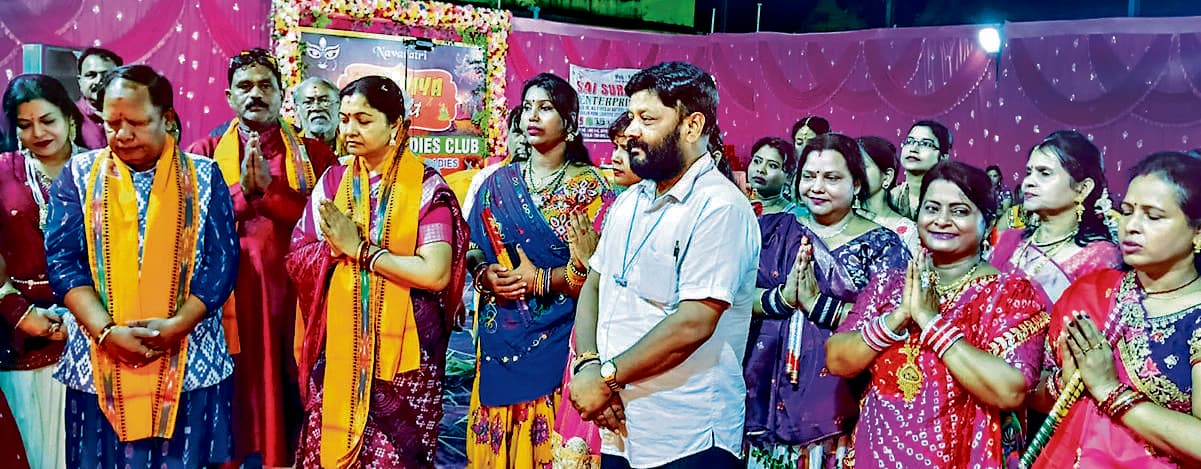 Rourkela News: स्मार्ट लेडीज क्लब की कलाकारों ने डांडिया नाइट में दिखाई प्रतिभा