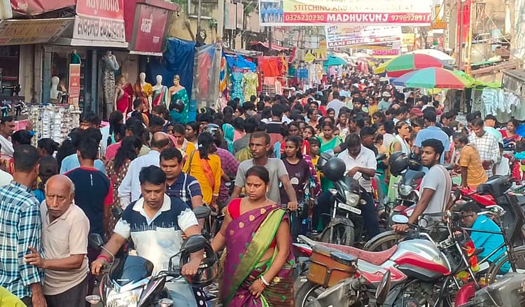 Dhanbad News: दुर्गोत्सव पर धन की बारिश, 215 करोड़ का कारोबार