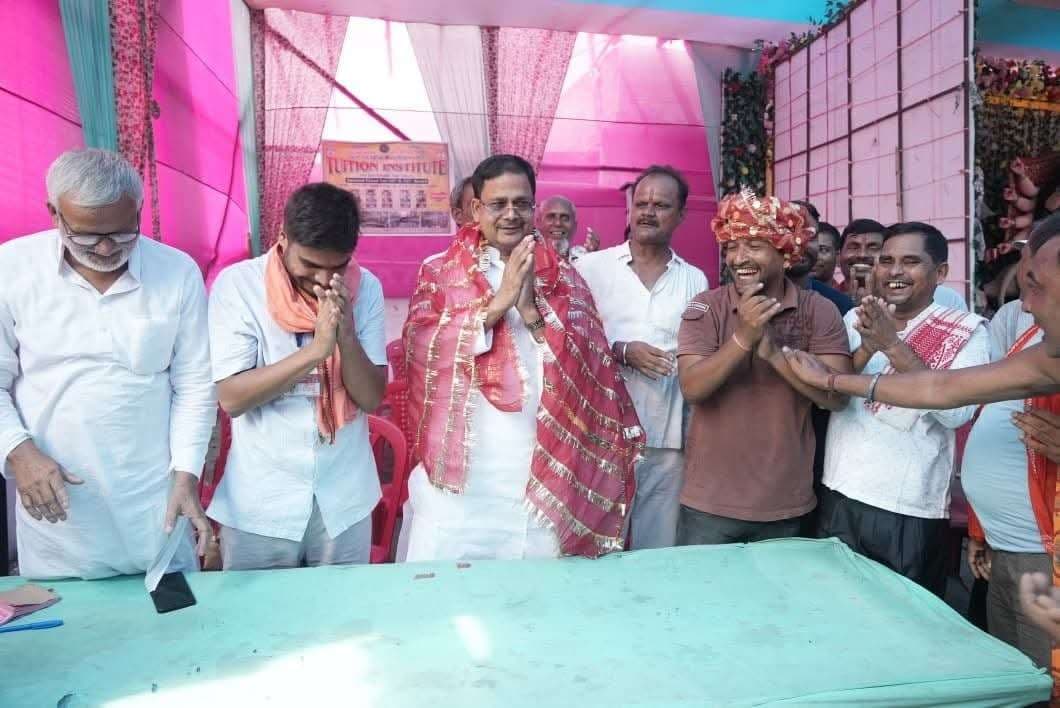 Motihari: पूर्व मंत्री सह राजद विधायक ने पूजा पंडालों का किया भ्रमण