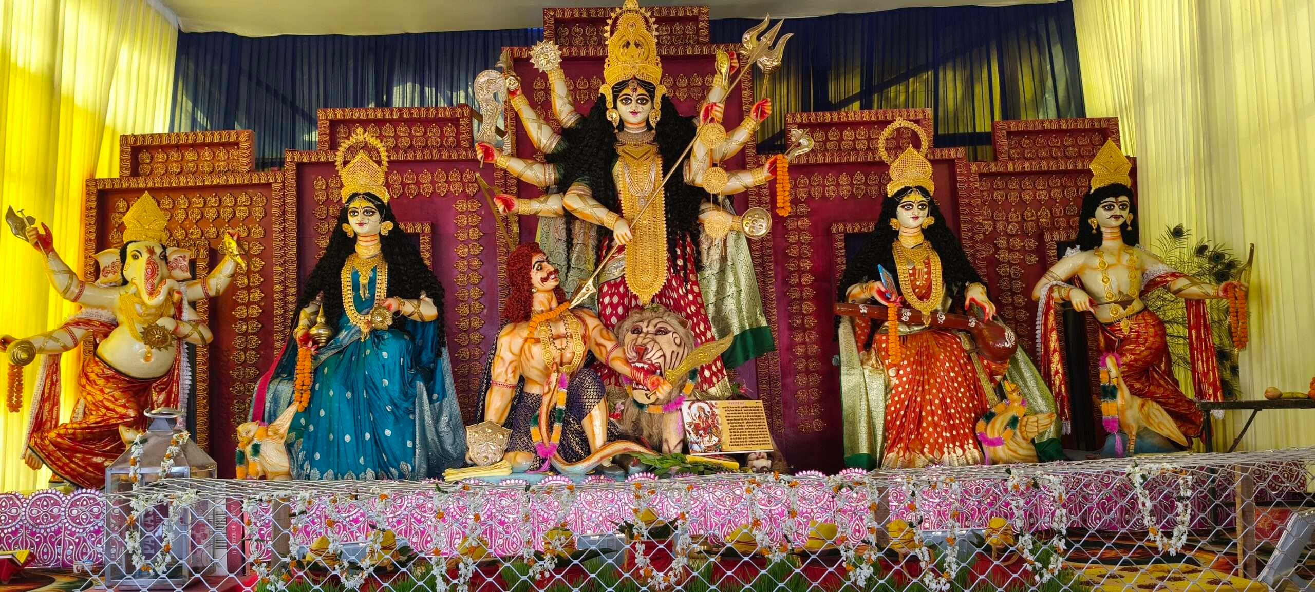 ढाक बजा पट खुला, प्रकट भई देवी दुर्गा... साधना के संगम में सराबोर हुए श्रद्धालु