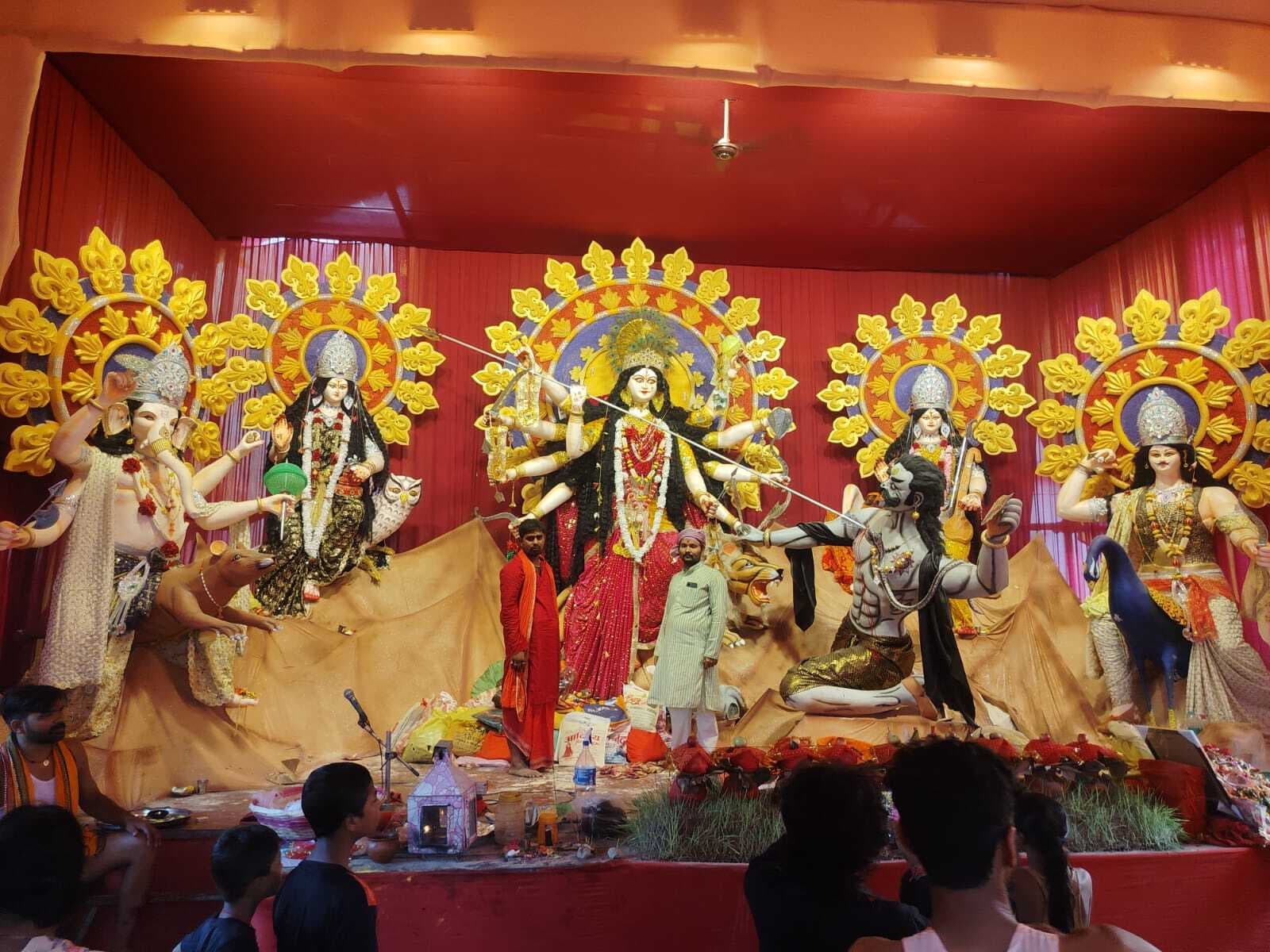 Motihari: मां का पट खुलते ही दर्शन के लिए उमड़े भक्त