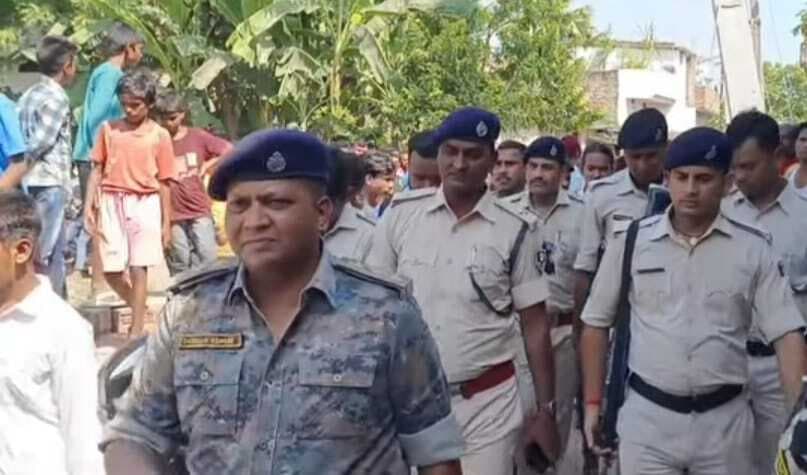 पोस्टर लगाने पर आक्रोश, युवक हिरासत में