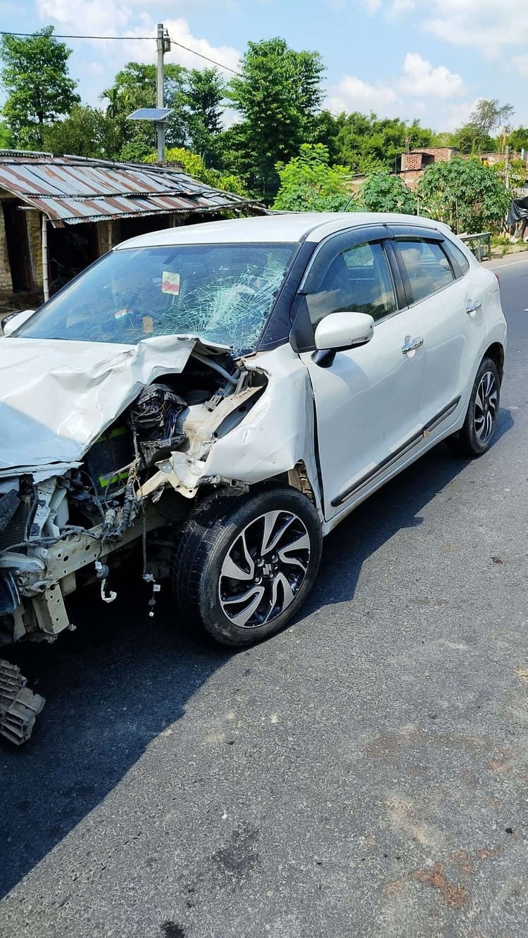 एनएच 106 पर सड़क हादसा: बाइक-कार की टक्कर में एक की मौत, दो घायल