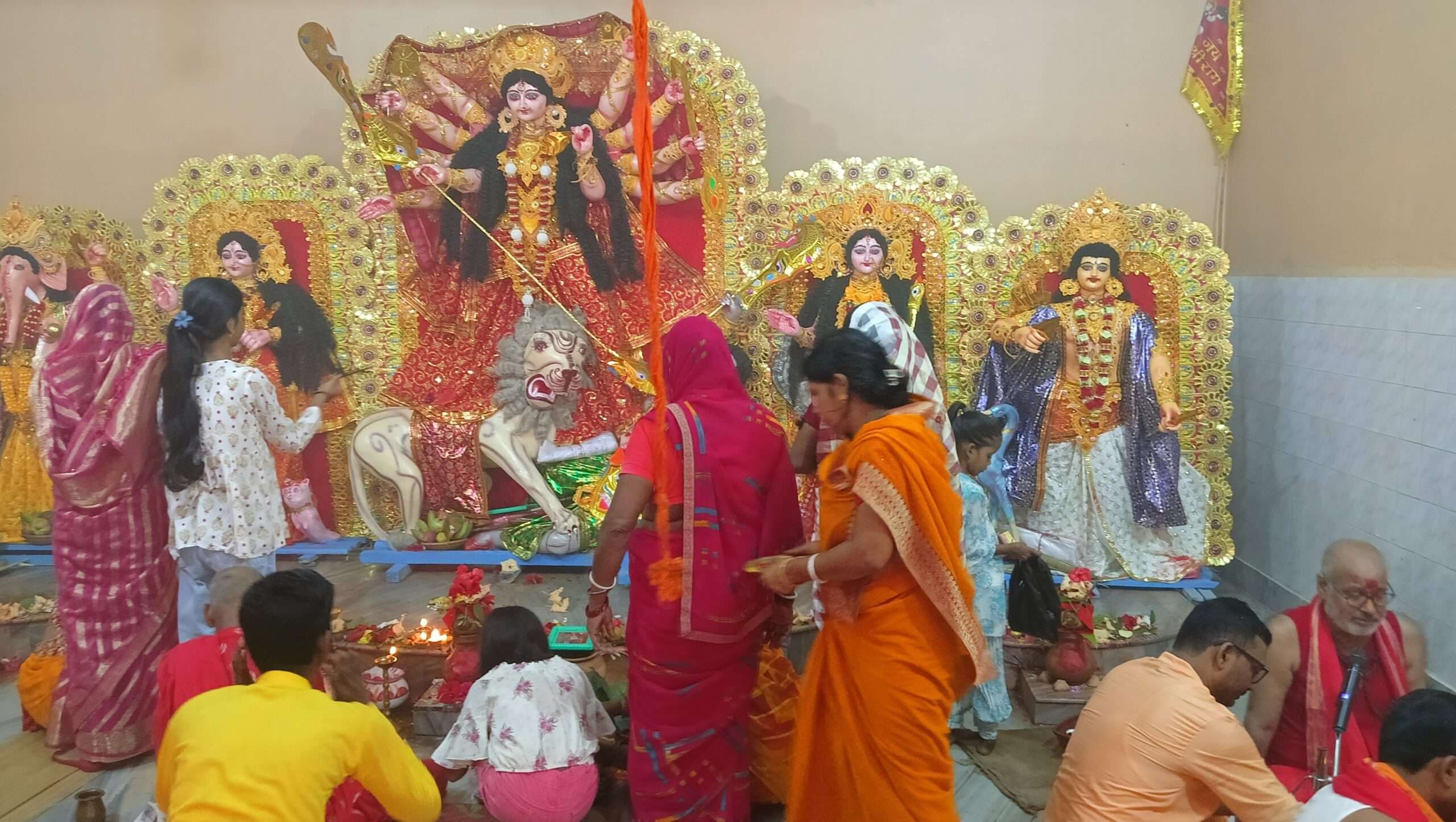 बारसोई बाजार दुर्गा मंदिर में लगती है भक्तों की अपार भीड़