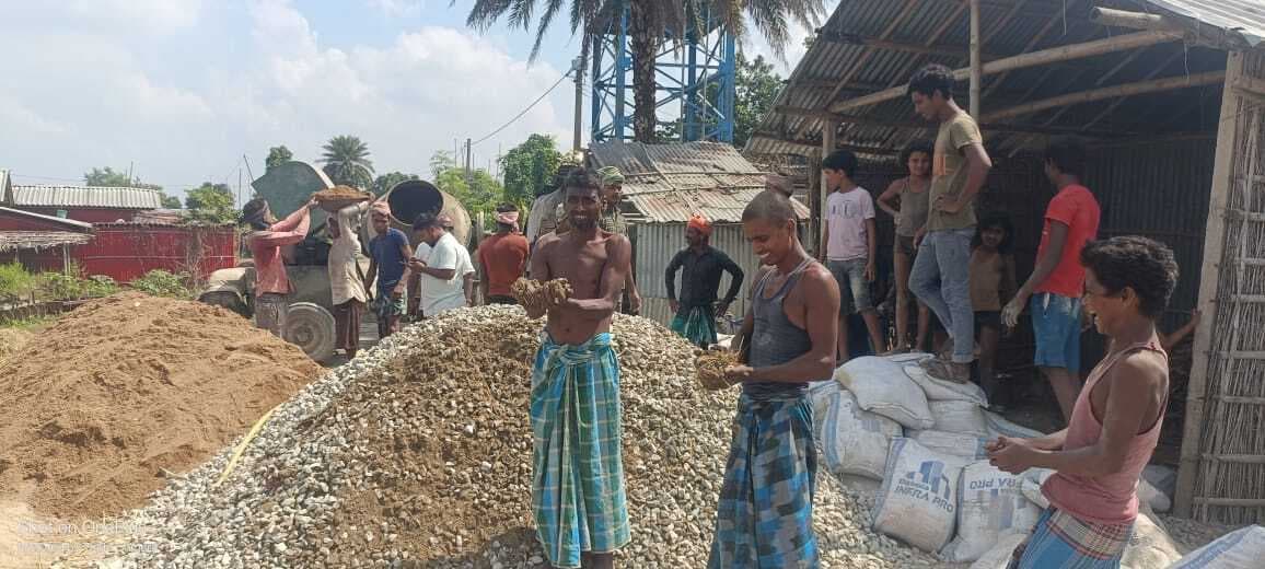 पीसीसी सड़क निर्माण में अनियमितता का आरोप, जांच की मांग