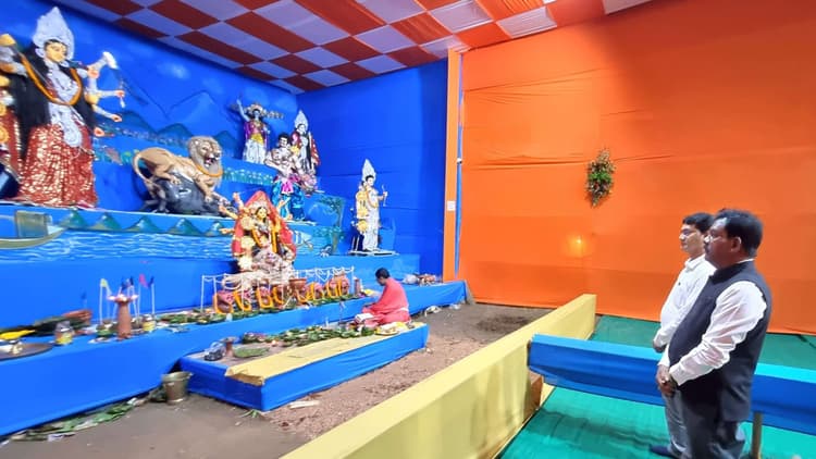 सुरक्षा व्यवस्था का जायजा लेने रहे एसडीएम