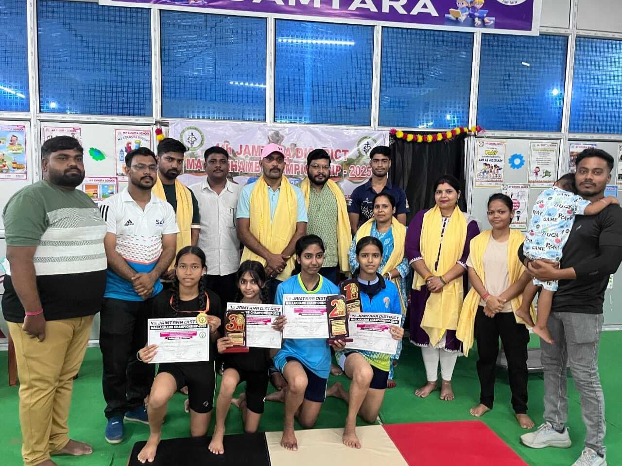 मलखंब खेल में समृद्धि को मिला स्वर्ण तो शुभम को रजत पदक