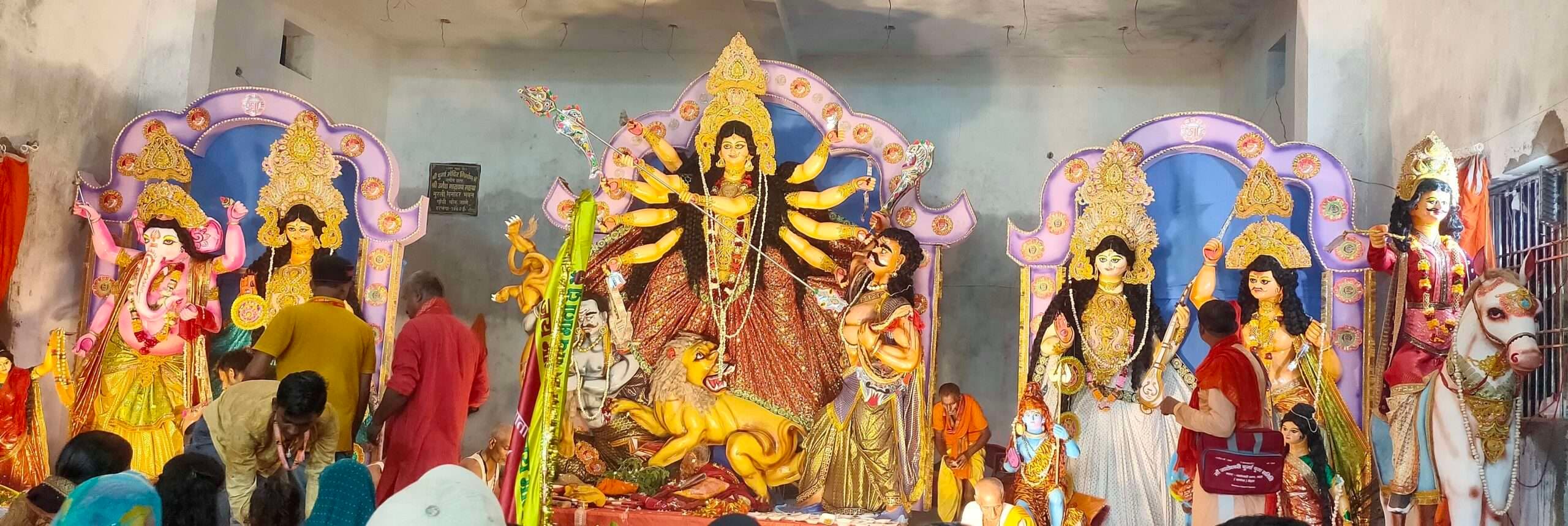 Darbhanga News: जाले में पट खुलते ही मैया के दर्शन को उमड़े श्रद्धालु