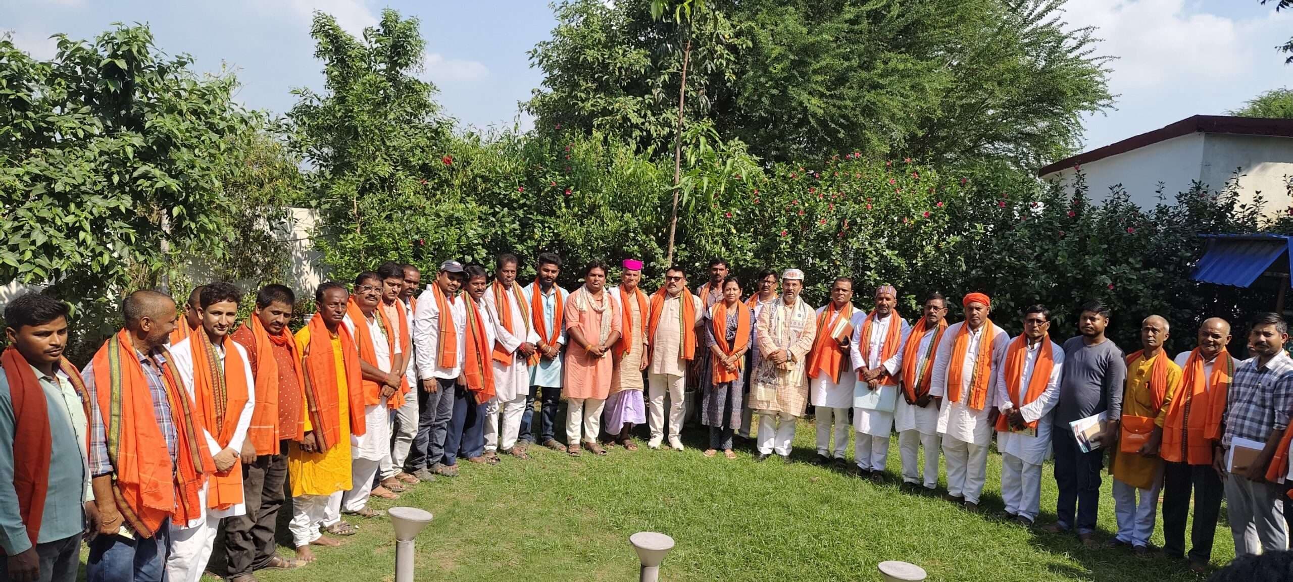 Darbhanga News: घर-घर लोगों को बताएं पीएम मोदी व सीएम नीतीश के कार्य