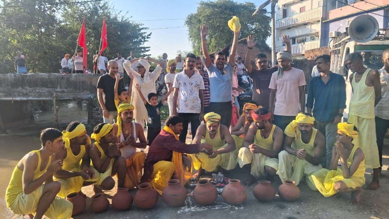 इटिम्हा गांव में निकली जलभरी यात्रा, विधिपूर्वक हुई कलश स्थापना