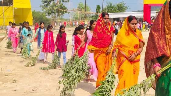 केडो बाजार मंदिर में बंगाली पद्धति से माता की पूजा-अर्चना