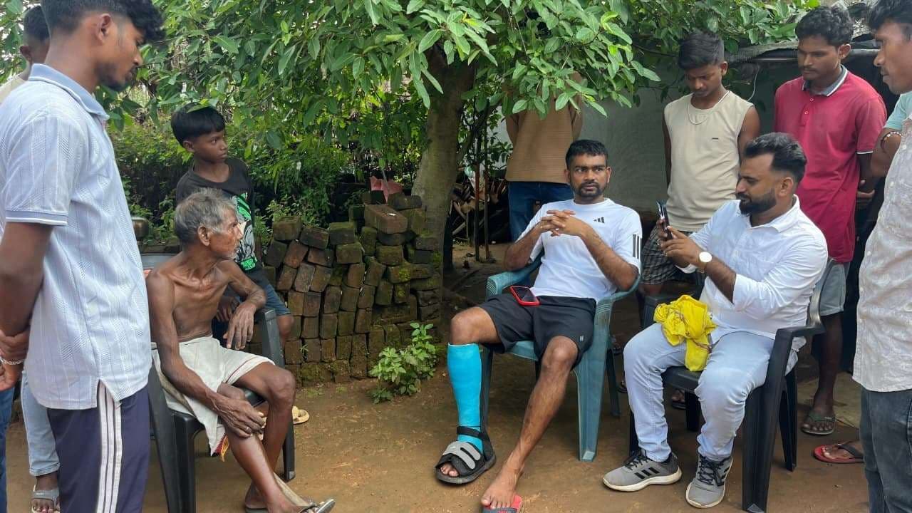 Giridih News :पीड़ित परिवार से मिले विधायक जयराम महतो