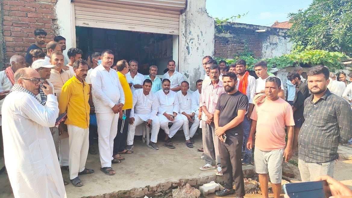 चार दिन लापता चालक का शव देव मोड़ के पास गड्ढे से मिला