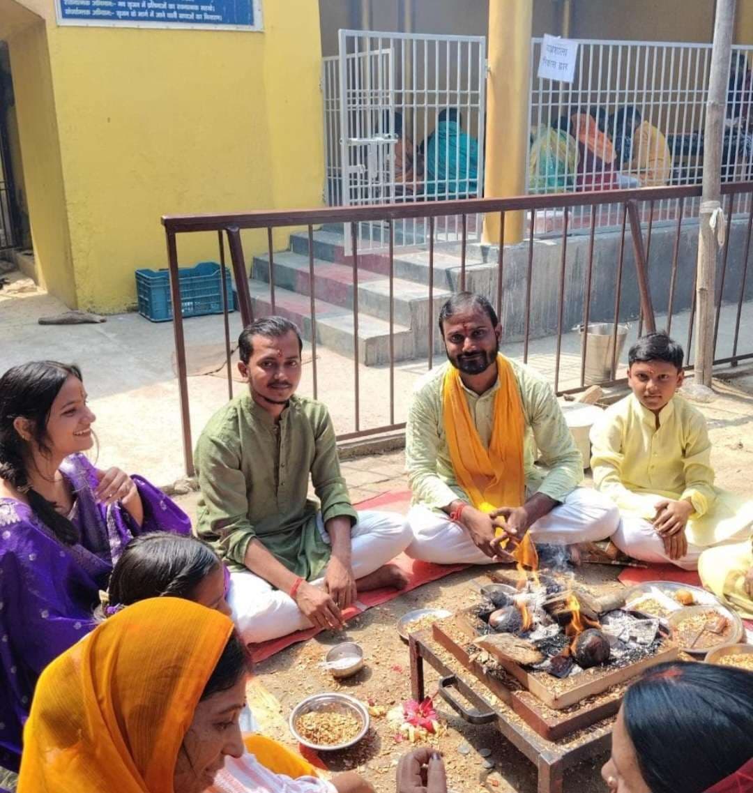 गायत्री मंत्र का जाप करने से मन को शांति और मिलती है सकारात्मक ऊर्जा