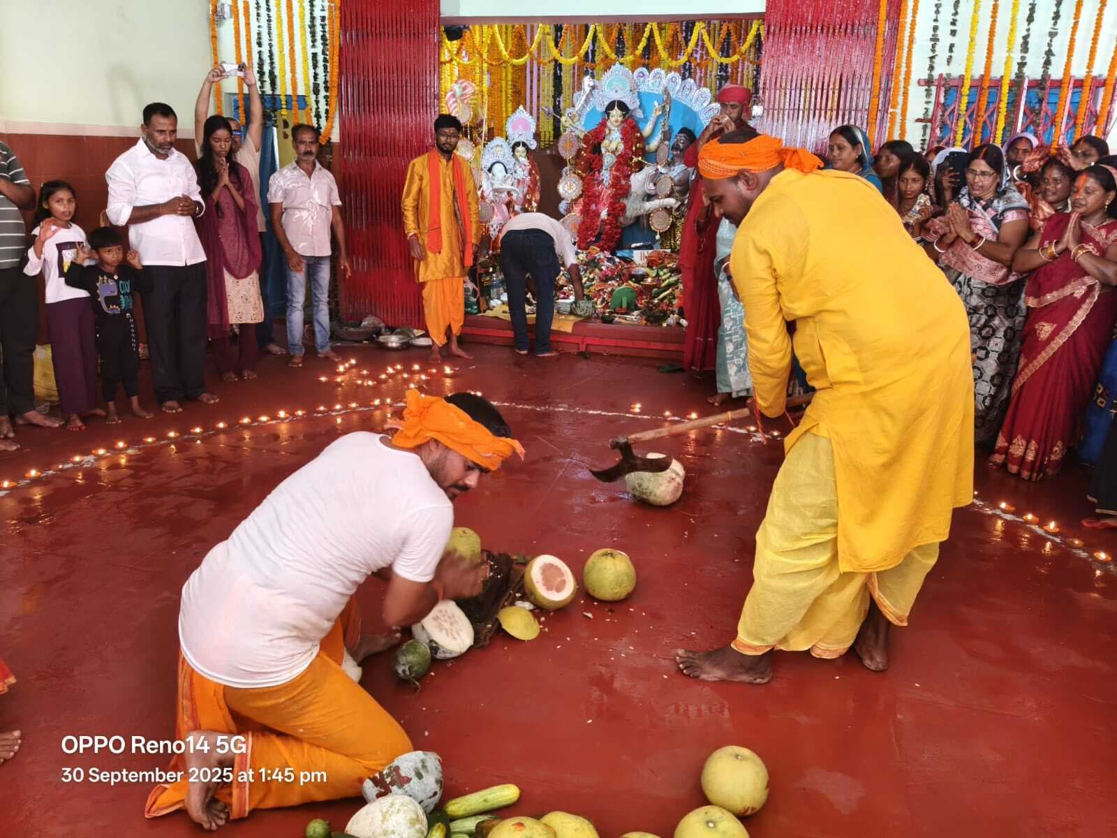 मैक्लुस्कीगंज में संधि बलि जयकारों के बीच संपन्न