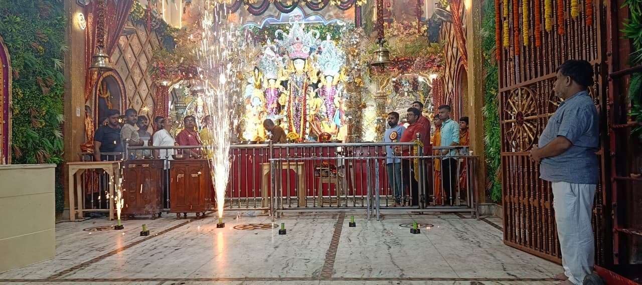 छोटी दुर्गा माता का महाष्टमी के पर हुई भव्य महा आरती