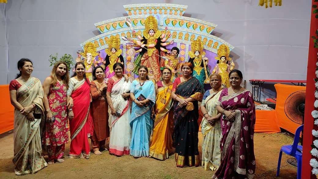 Jamshedpur news. सोनारी एफ से एन रोड के बीच स्थित सामुदायिक भवन में भव्य दुर्गा पूजा का आयोजन