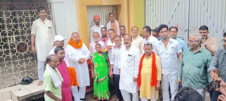 विधायक ने मानपुर में कई सड़कों की रखी आधारशिला