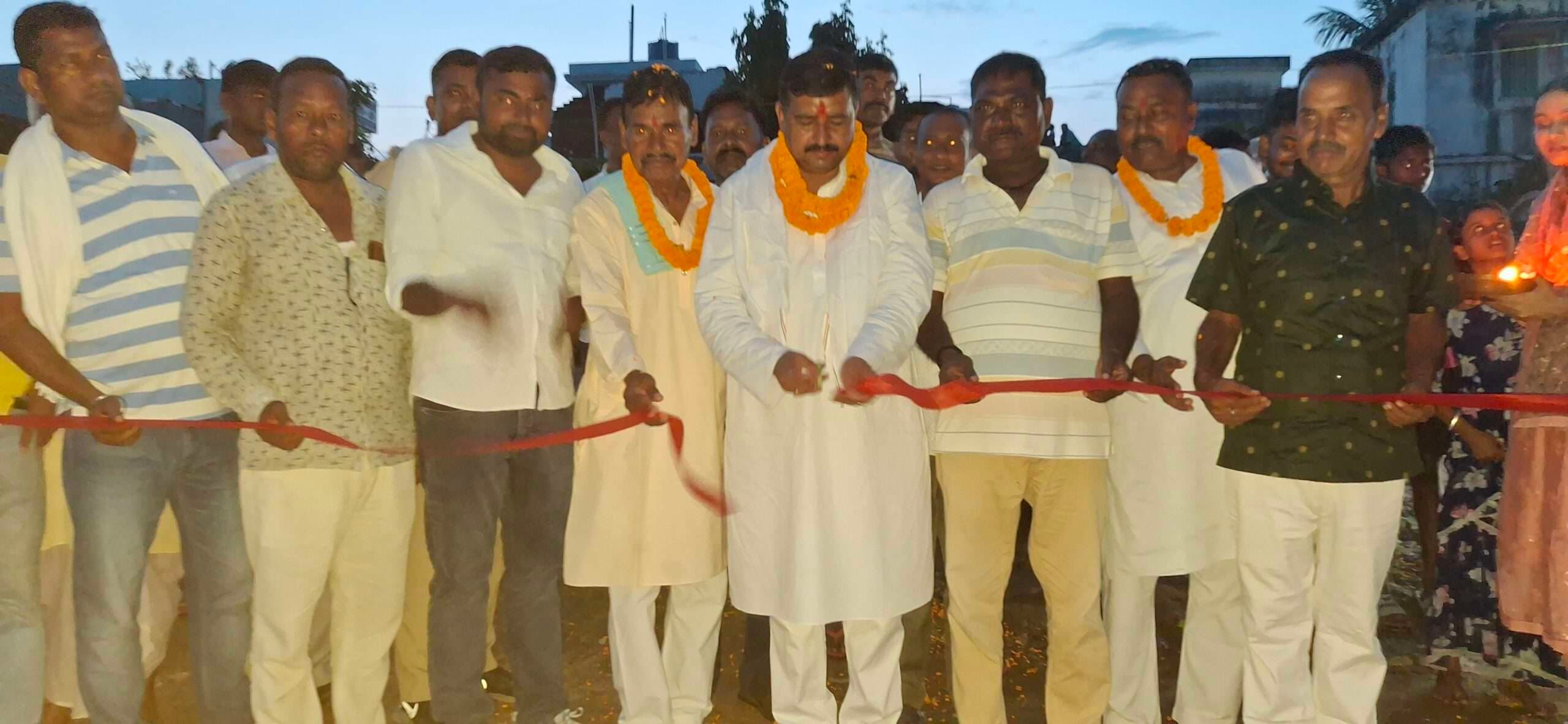 विधायक ने परैया खुर्द में छठ घाट का किया उद्घाटन