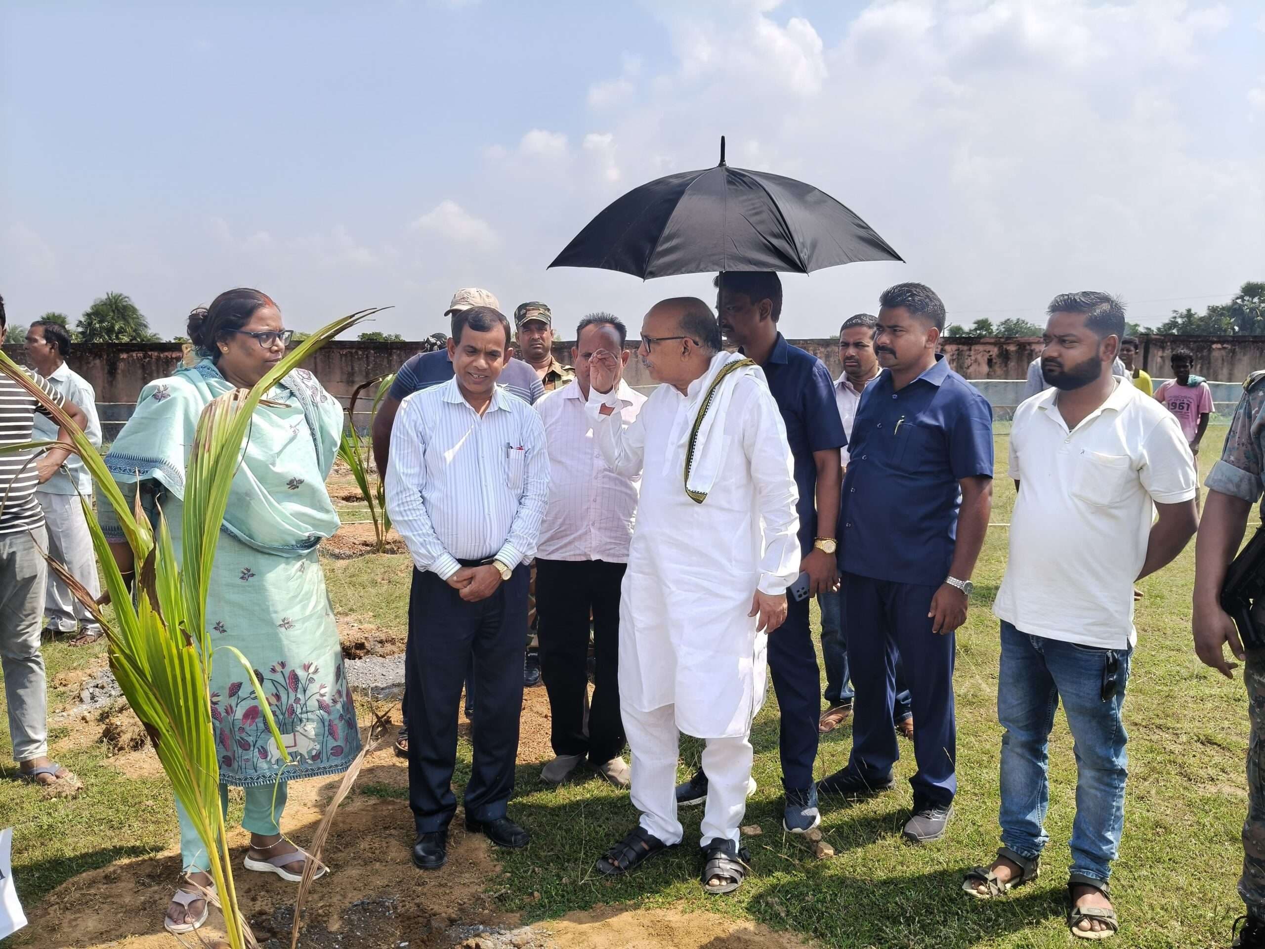 स्पीकर ने डिग्री कॉलेज परिसर में किया पौधरोपण