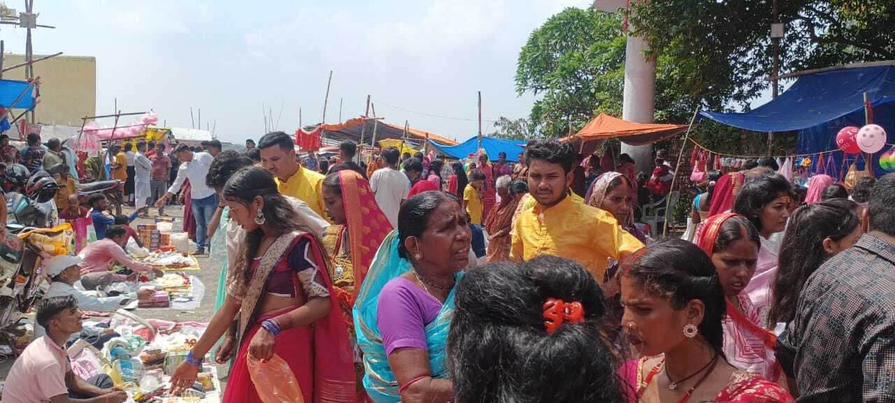 मुरलीपहाड़ी में भक्तों ने महागौरी की आराधना