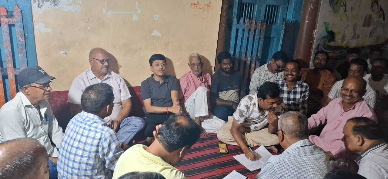 Giridih News: तीन दिवसीय छठ मेले की तैयारी को लेकर समिति की बैठक आयोजित