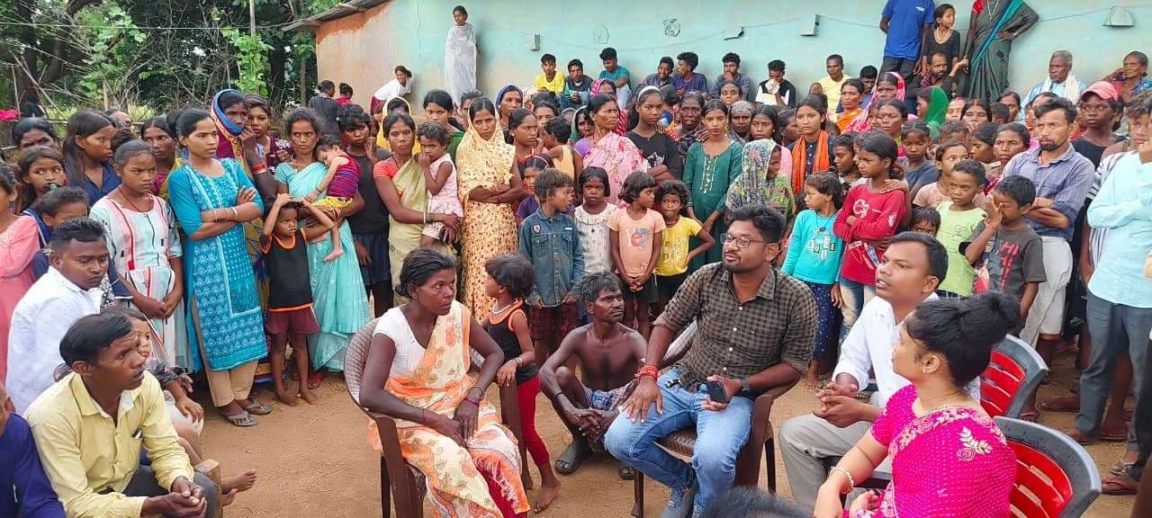 Giridih News: नाबालिग से दुष्कर्म व हत्या से उबला डकोइया का आदिवासी समाज