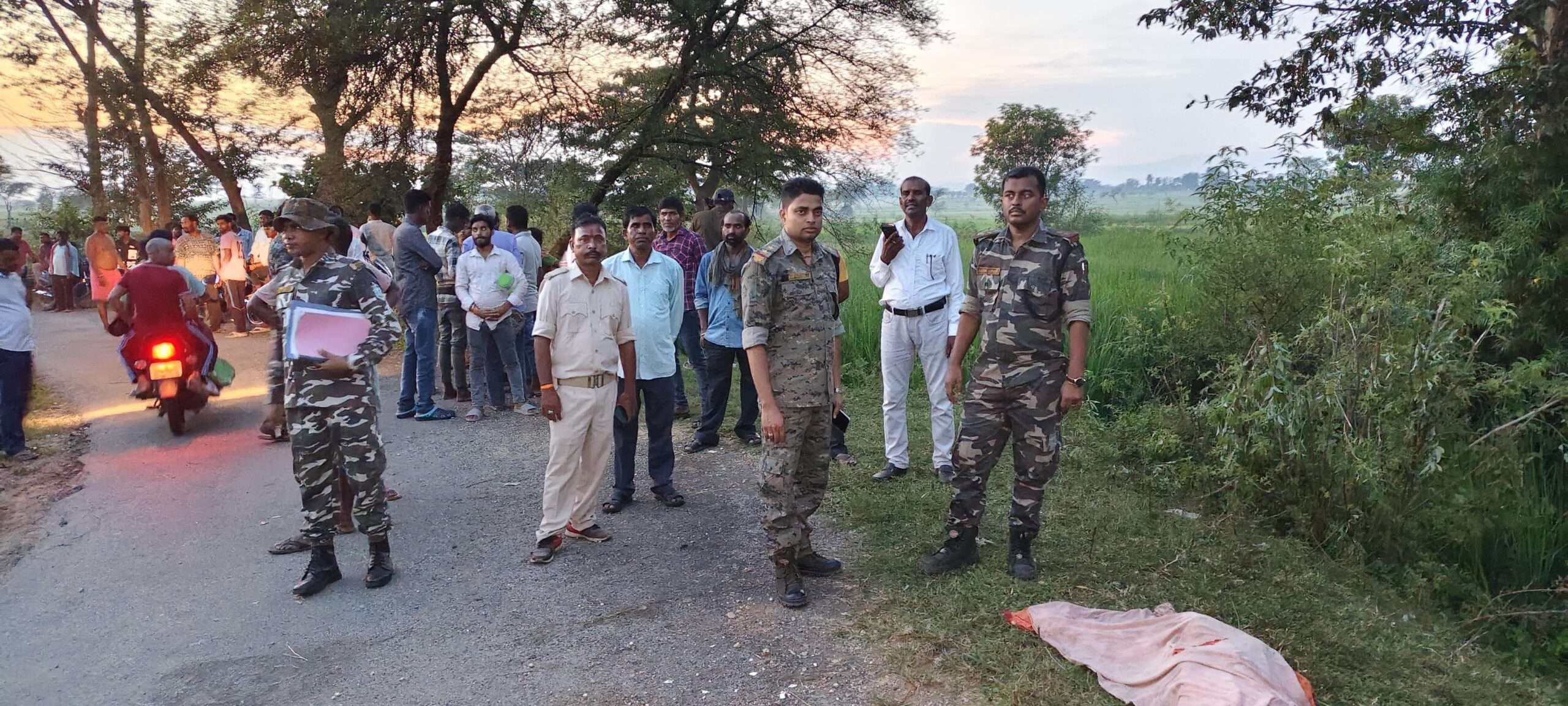 Seraikela Kharsawan News : बड़ाबांबो : जमीन विवाद में पति की हत्या, पत्नी गंभीर