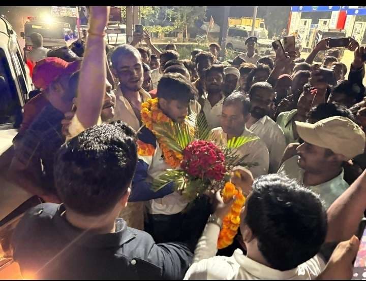 वर्ल्ड पैरा एथलेटिक्स चैंपियनशिप में स्वर्ण पदक विजेता शैलेश का भव्य स्वागत