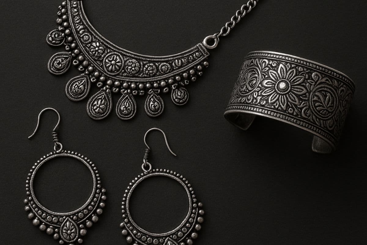 Oxidised Jewellery Care Tips: लंबे समय तक नई जैसी दिखे आपकी ऑक्सीडाइज्ड ज्वेलरी, इन टिप्स का करें इस्तेमाल